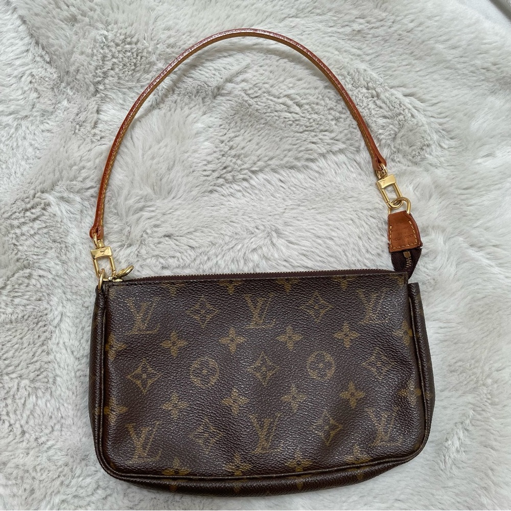 Louis Vuitton Pochette